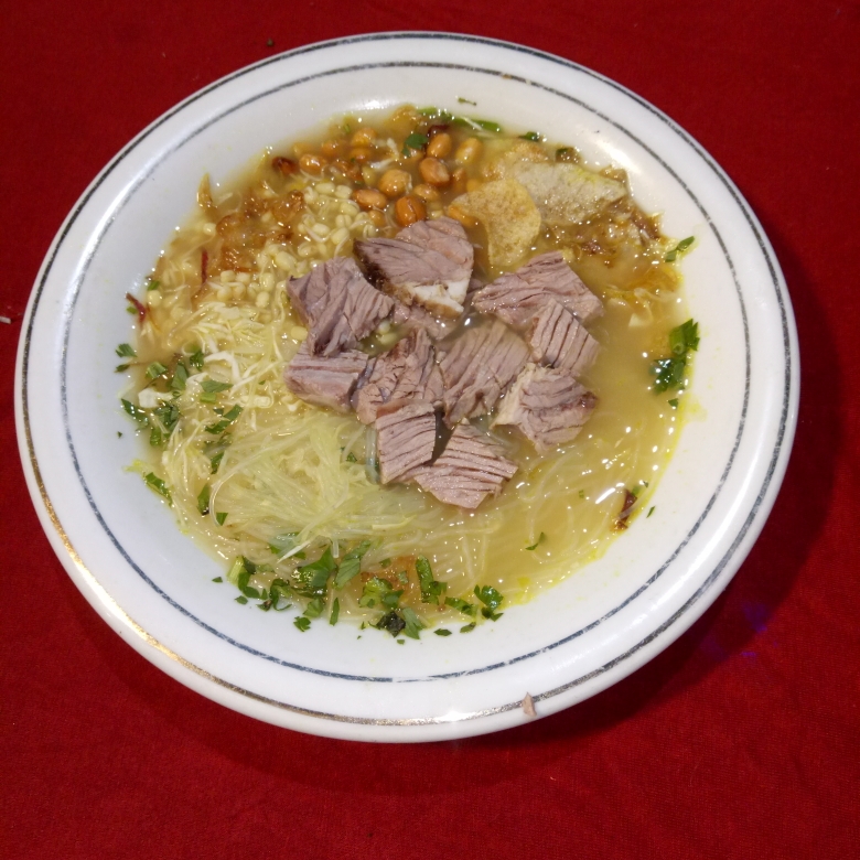 soto daging sapi campur nasi