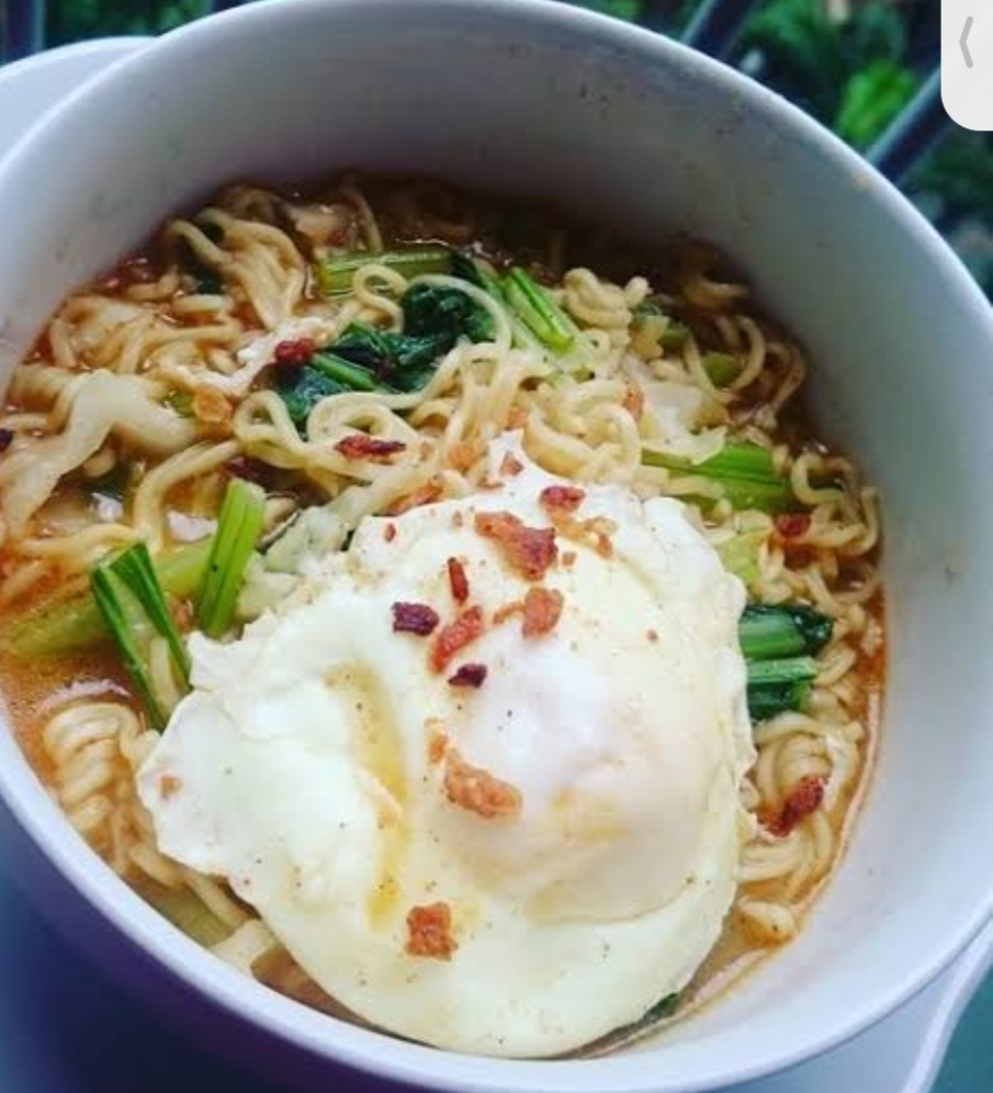 indomie rebus telur