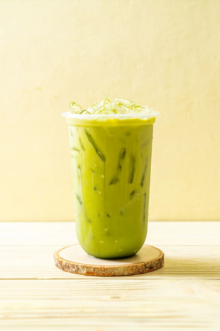 Ice matcha latte