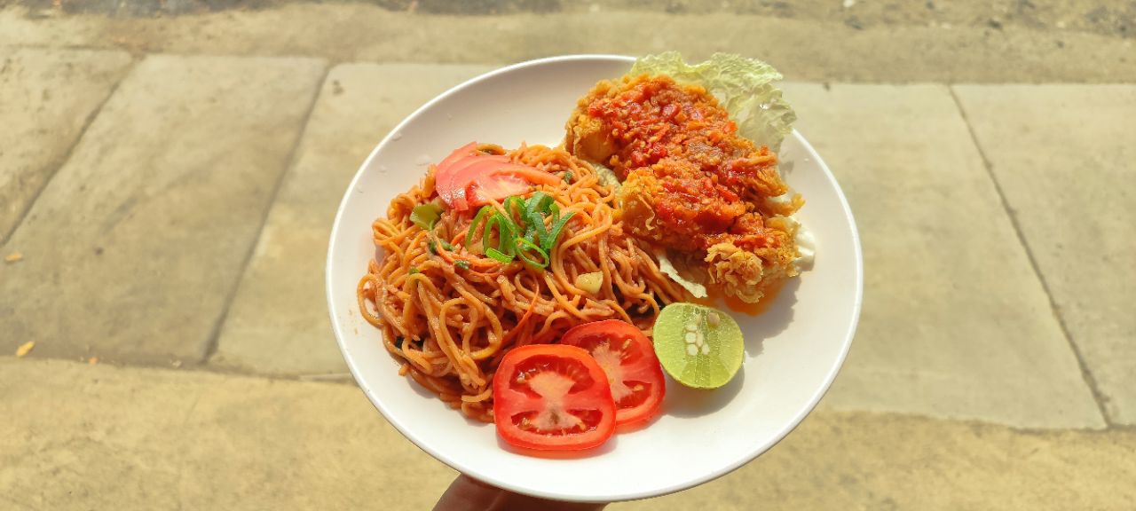 Mie Goreng Ayam Geprek